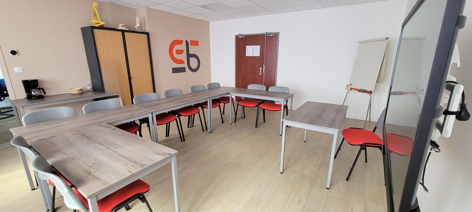 Location de salle de réunion, séminaire ou formation, à Carpentras par EB-Formation Location de salle de réunion, séminaire ou formation, à Carpentras par EB-Formation